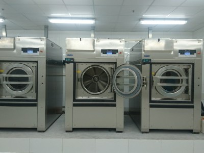 Máy giặt công nghiệp hơi nước công nghiệp dùng có bền không ?